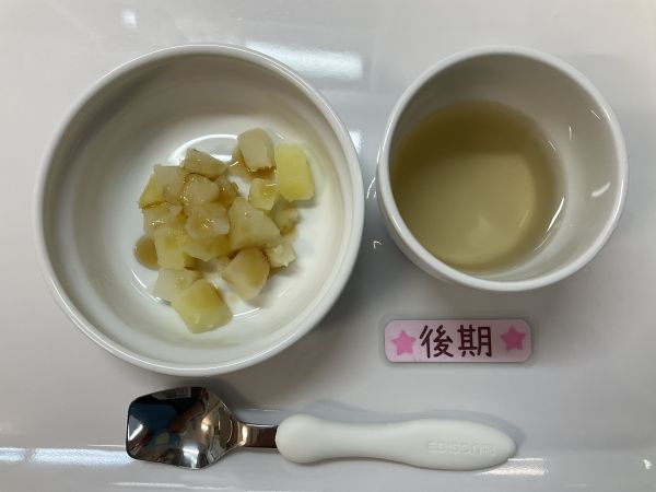 《離乳食後期》おやつはみたらしポテトです。