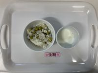 グリンピースおにぎりです《後期》